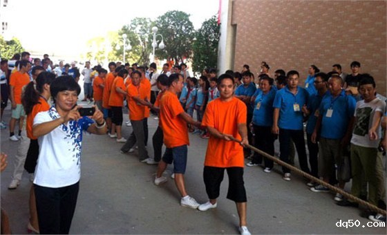 18luck手机客户端拔河比赛选手