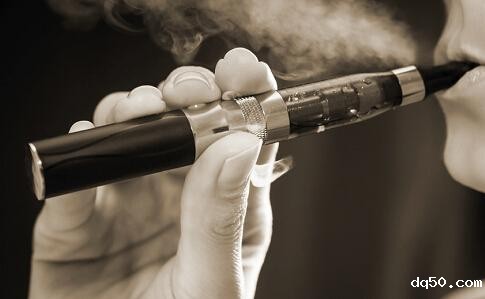 里的超小型轻触开关